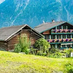 Апартаменты Altes Holzhaus Зёльден