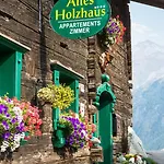 Altes Holzhaus Апартаменты *