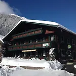 Altes Holzhaus Apartmán *