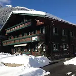 Altes Holzhaus *
