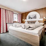 Altes Holzhaus * Solden